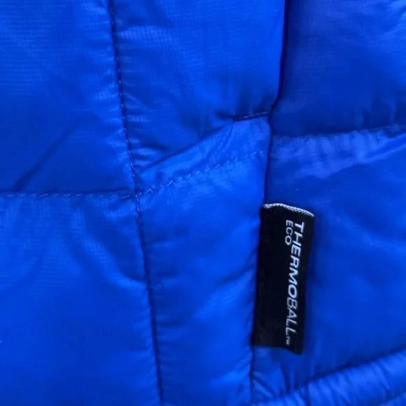 The North Face Thermoball Hooded
Insulated Jacket Boys Medium New Without Tags! - Picture 9 of 16
